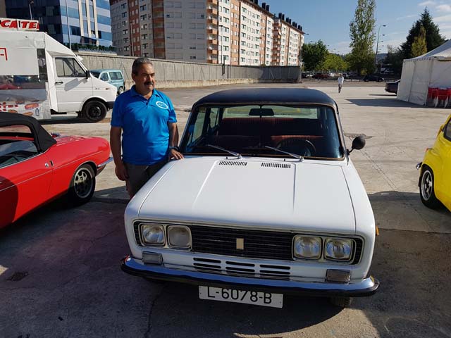 Celso de Volquetes Ponferrada aportaba un Seat 1430, un Fiat Balilla o el magnífico Pegaso 352 6X4.